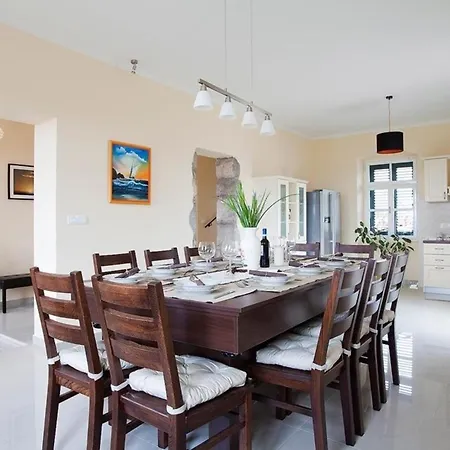 Mit Privatpool Fuer 9 Personen Ca 200 Qm In Stanisovi, Istrien Bucht Von Rasa