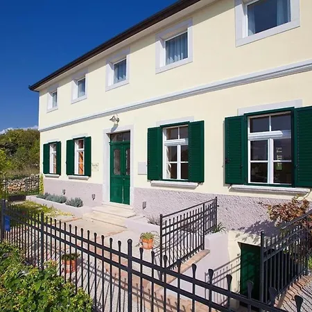 Mit Privatpool Fuer 9 Personen Ca 200 Qm In Stanisovi, Istrien Bucht Von Rasa